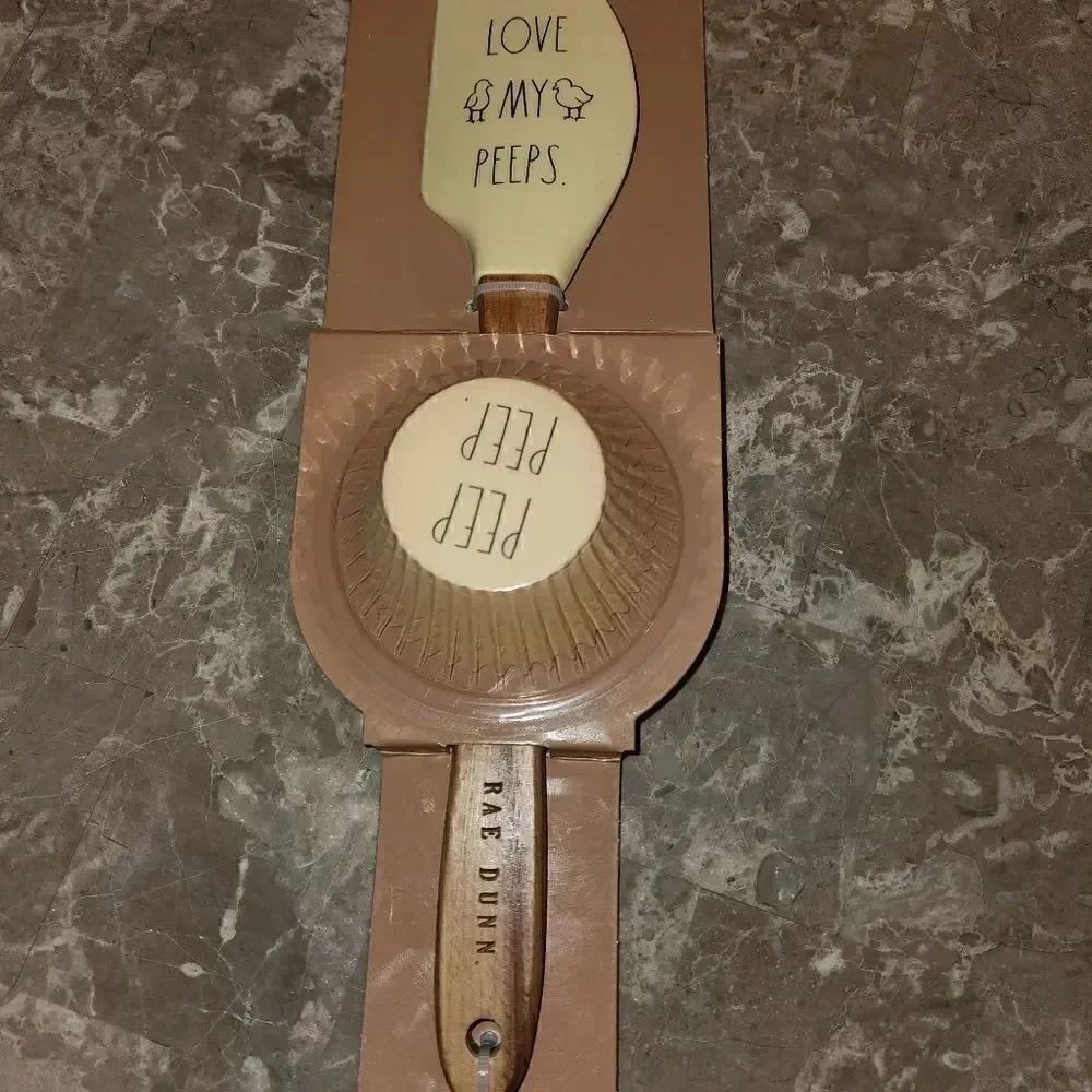 Rae Dunn LOVE MY PEEPS spatula and 12 cupcake liners